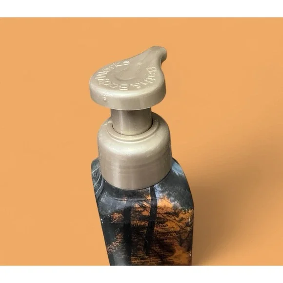 Bath‎ & Body Works Foaming Hand Soap  Mountain Teakwood 8.75 oz - Picture 8 of 9